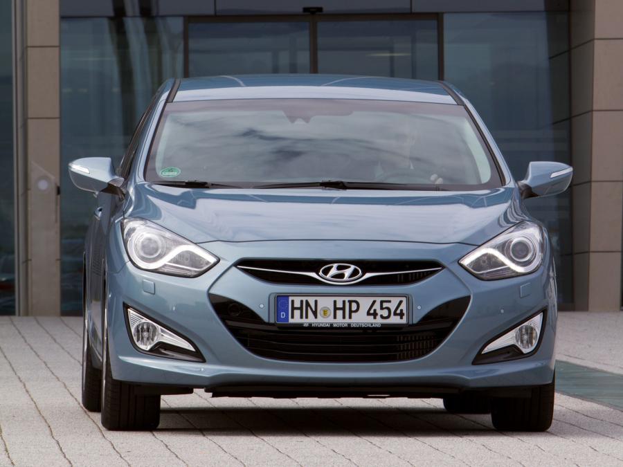  Hyundai i40 Sedan 2011 года  (фото 16 из 39)